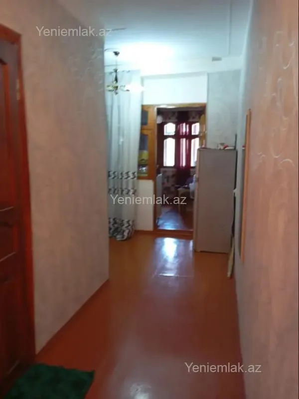 Satılır 1 otaqlı köhnə tikili 64 m²