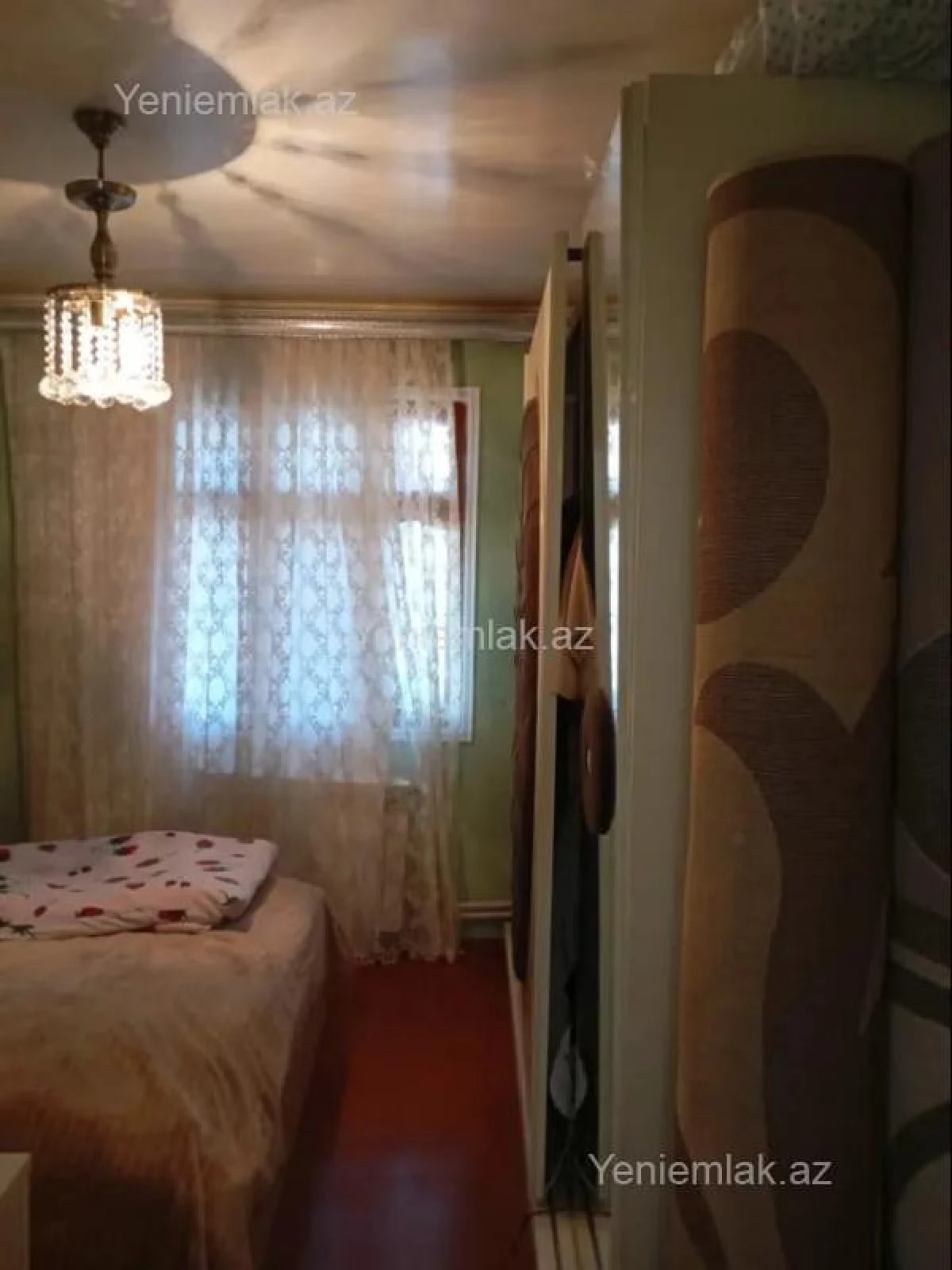 Satılır 1 otaqlı köhnə tikili 64 m²