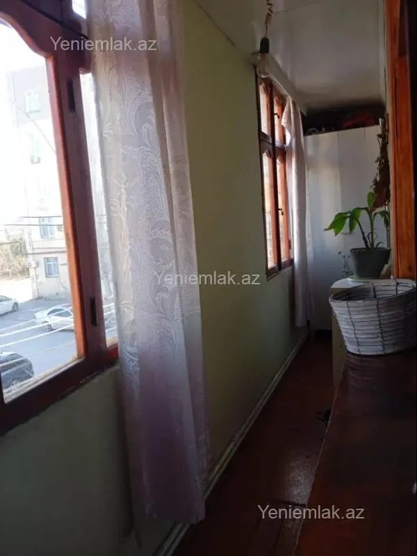 Satılır 1 otaqlı köhnə tikili 64 m²