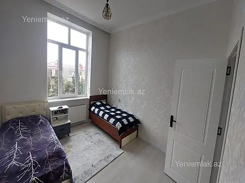 Satılır 2 otaqlı köhnə tikili 70 m²