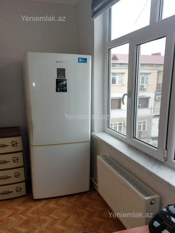 Satılır 2 otaqlı köhnə tikili 70 m²