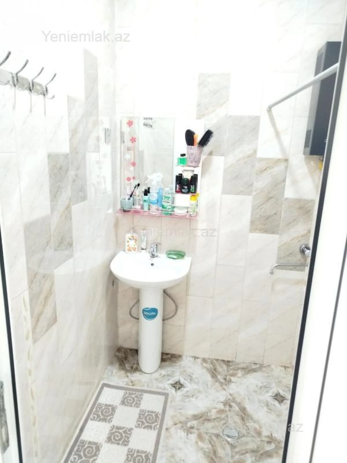 Satılır 2 otaqlı köhnə tikili 70 m²