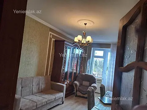 Satılır 4 otaqlı köhnə tikili 85 m²