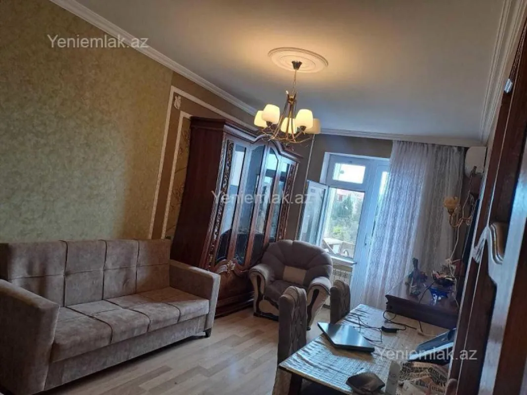Satılır 4 otaqlı köhnə tikili 85 m²