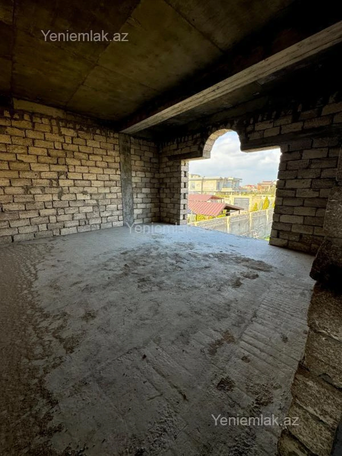 Satılır 6 otaqlı həyət evi 100 m²