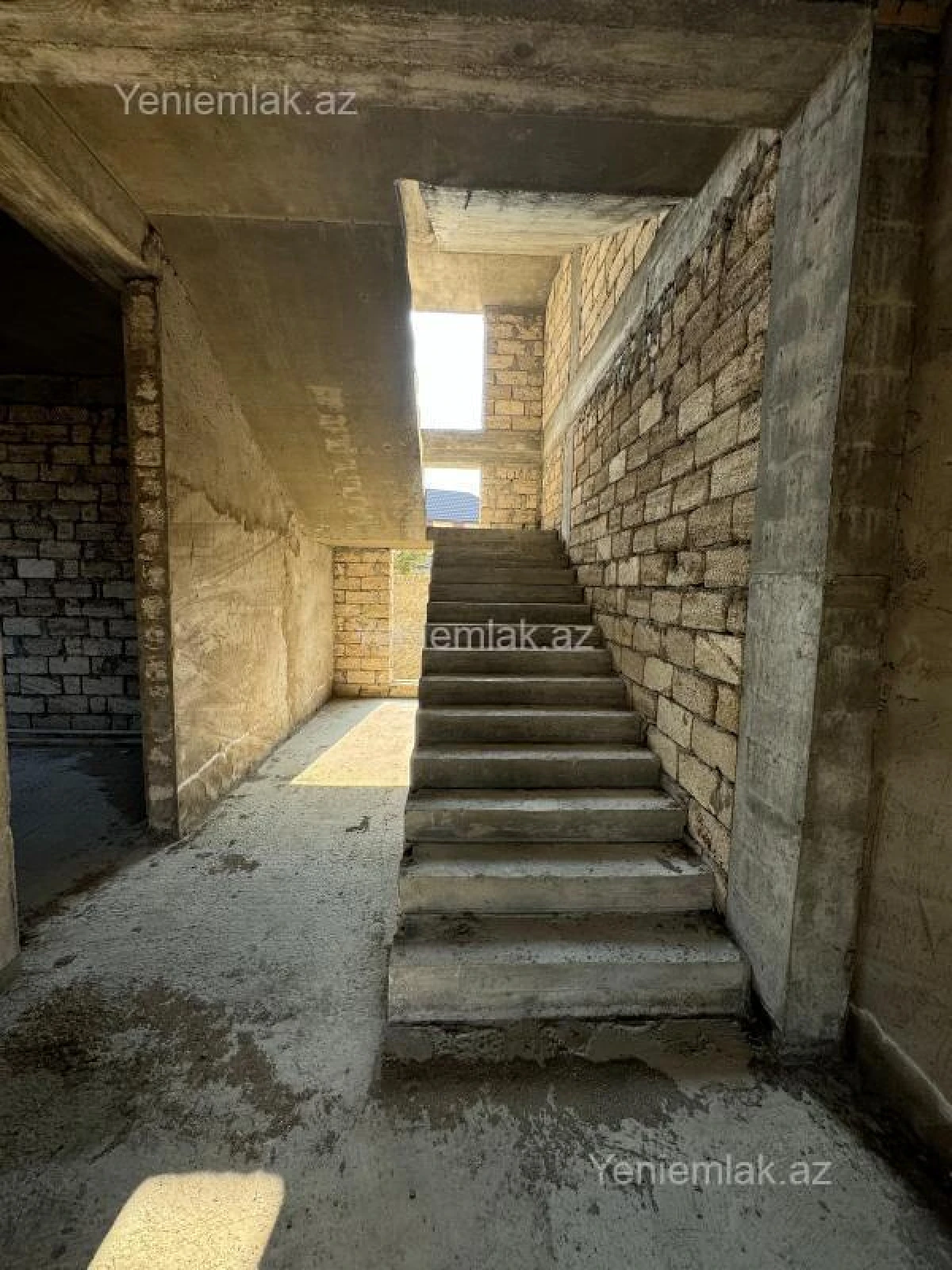 Satılır 6 otaqlı həyət evi 100 m²