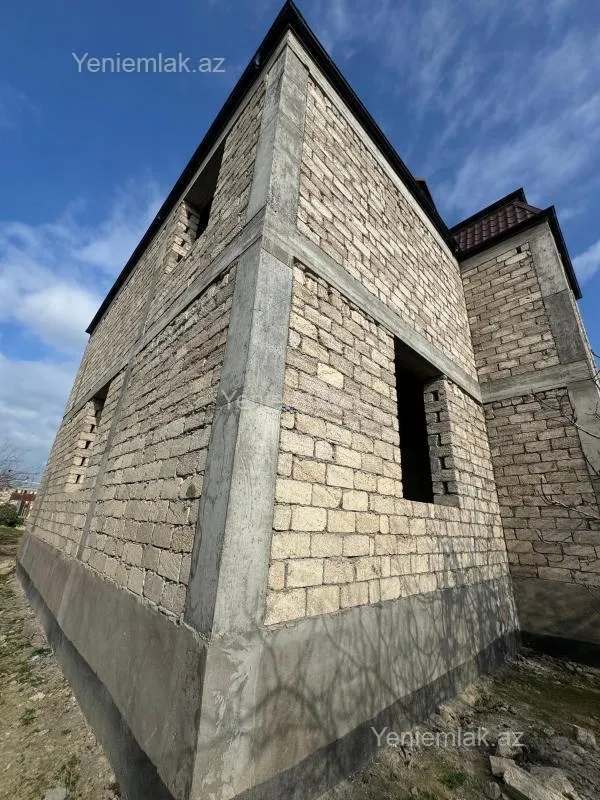 Satılır 6 otaqlı həyət evi 100 m²