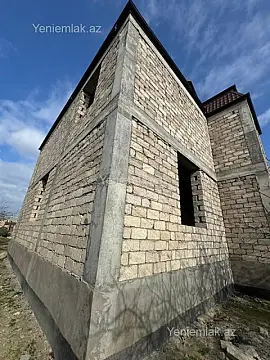 Satılır 6 otaqlı həyət evi 100 m²