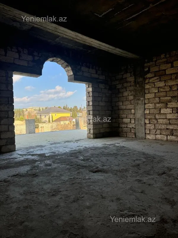 Satılır 6 otaqlı həyət evi 100 m²