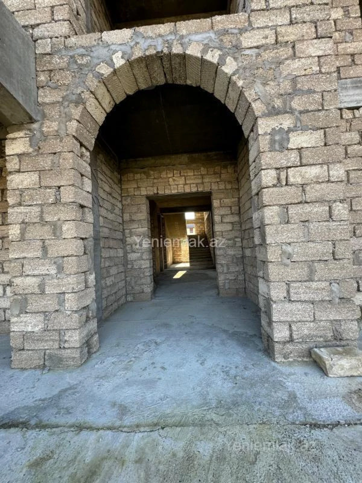 Satılır 6 otaqlı həyət evi 100 m²