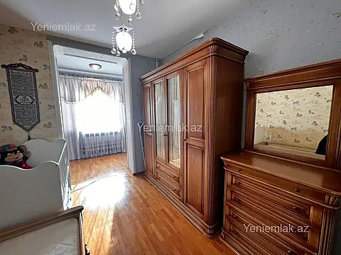 Satılır 3 otaqlı köhnə tikili 103 m²