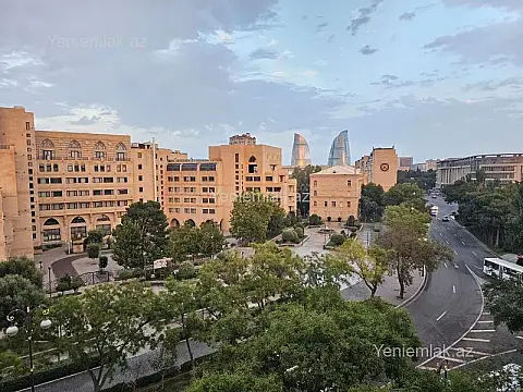 Satılır 3 otaqlı köhnə tikili 103 m² — Bakı, Yasamal 3 otaq 103.00 m²