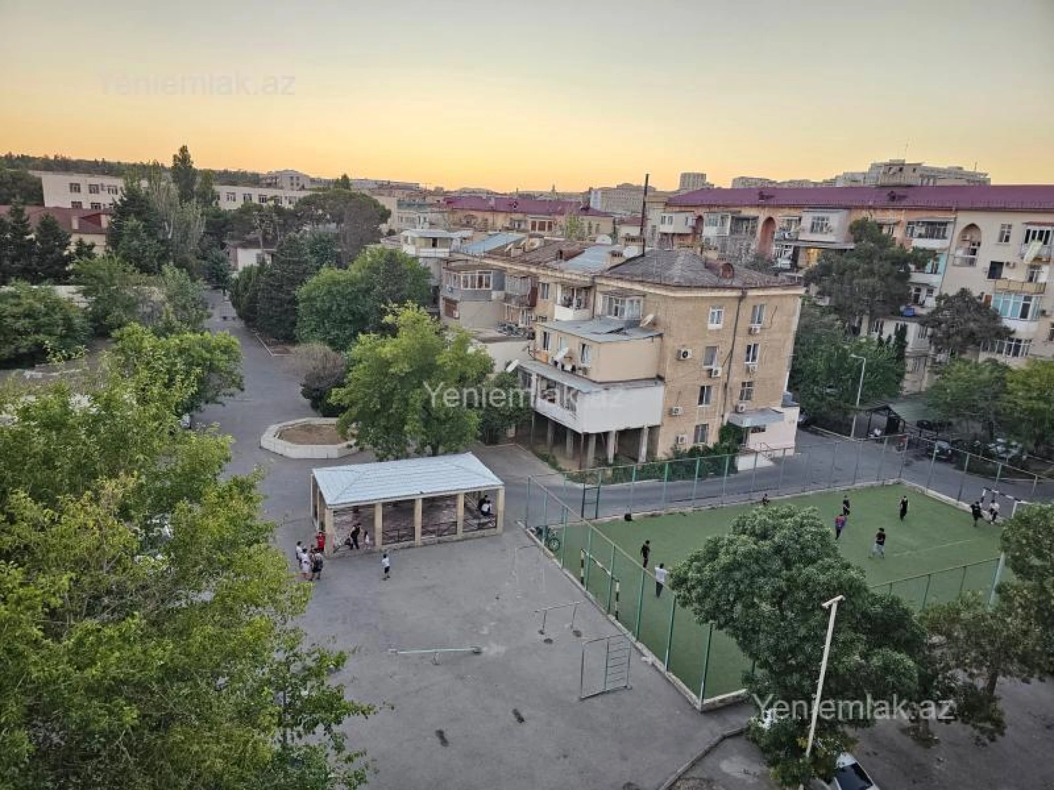 Satılır 3 otaqlı köhnə tikili 103 m²