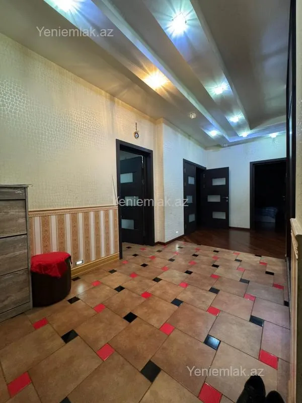 Satılır 4 otaqlı yeni tikili 187 m²