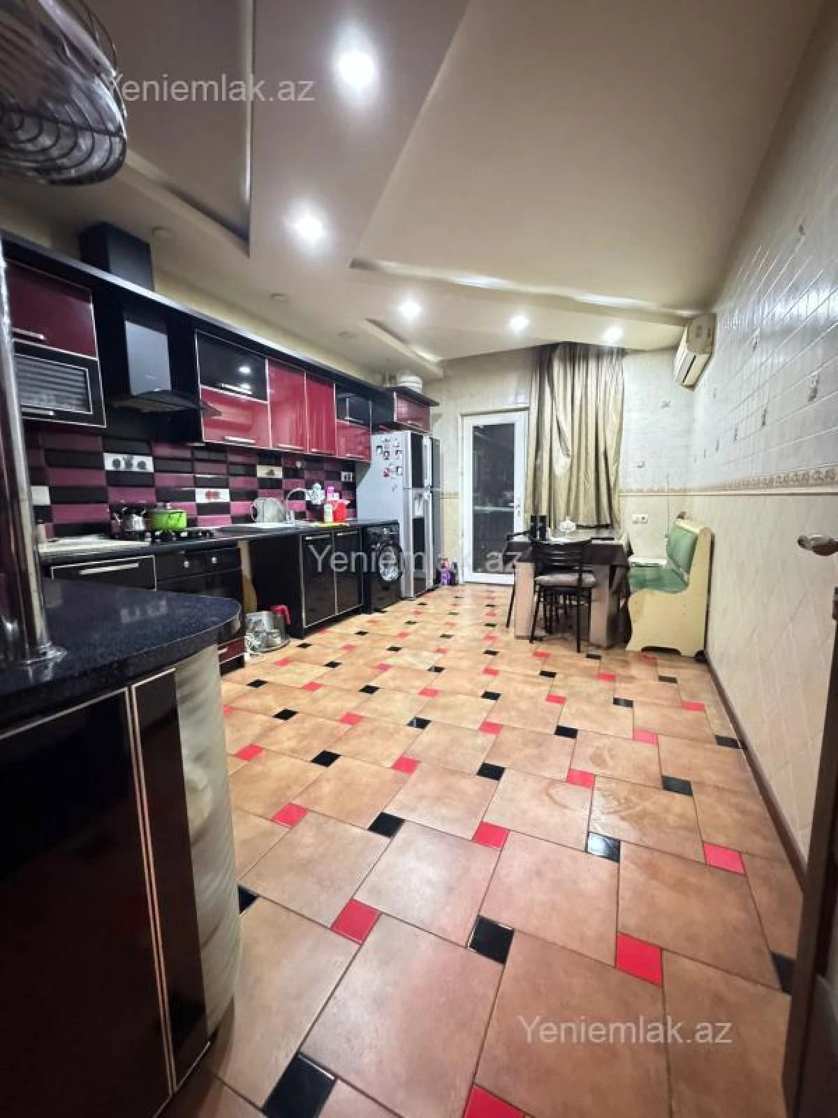 Satılır 4 otaqlı yeni tikili 187 m²