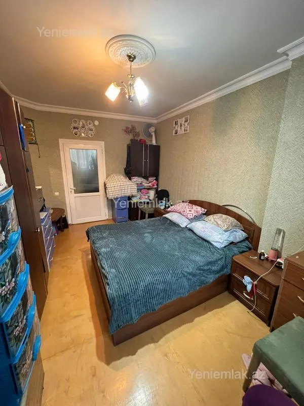 Satılır 3 otaqlı köhnə tikili 80 m²