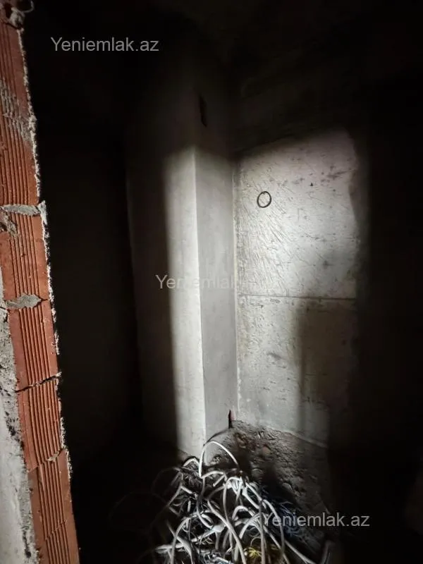 Satılır 3 otaqlı yeni tikili 135 m²