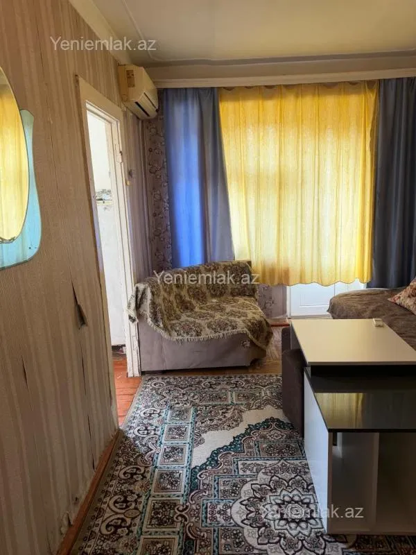 Satılır 2 otaqlı köhnə tikili 45 m²