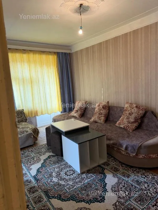 Satılır 2 otaqlı köhnə tikili 45 m²
