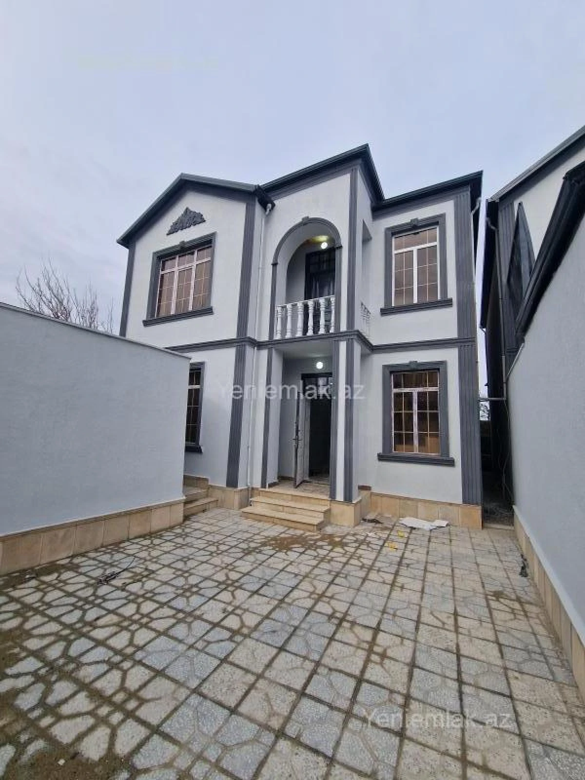 Satılır 5 otaqlı həyət evi 143 m²
