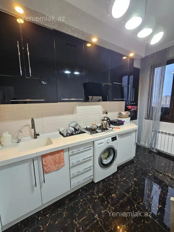 Satılır 3 otaqlı yeni tikili 81.3 m²
