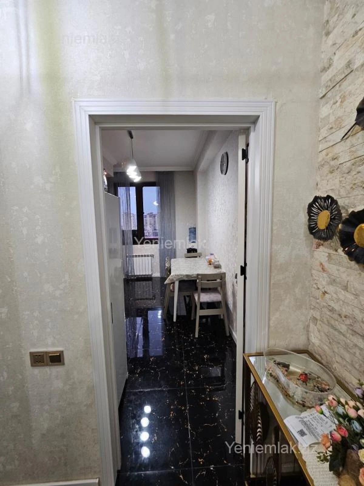 Satılır 3 otaqlı yeni tikili 81.3 m²