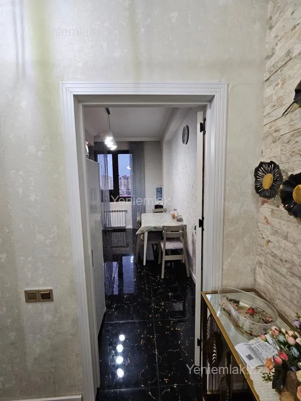 Satılır 3 otaqlı yeni tikili 81.3 m²