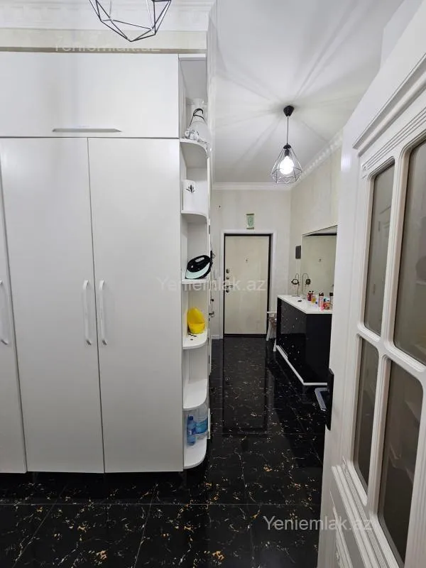 Satılır 3 otaqlı yeni tikili 81.3 m²