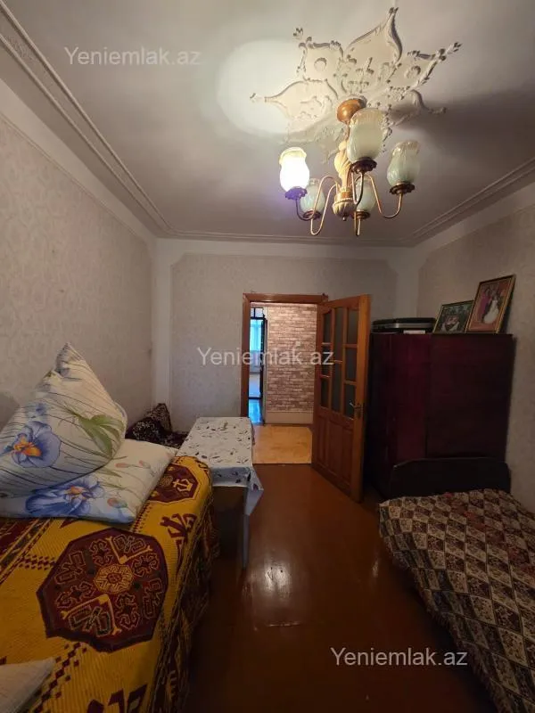 Satılır 3 otaqlı köhnə tikili 80 m²