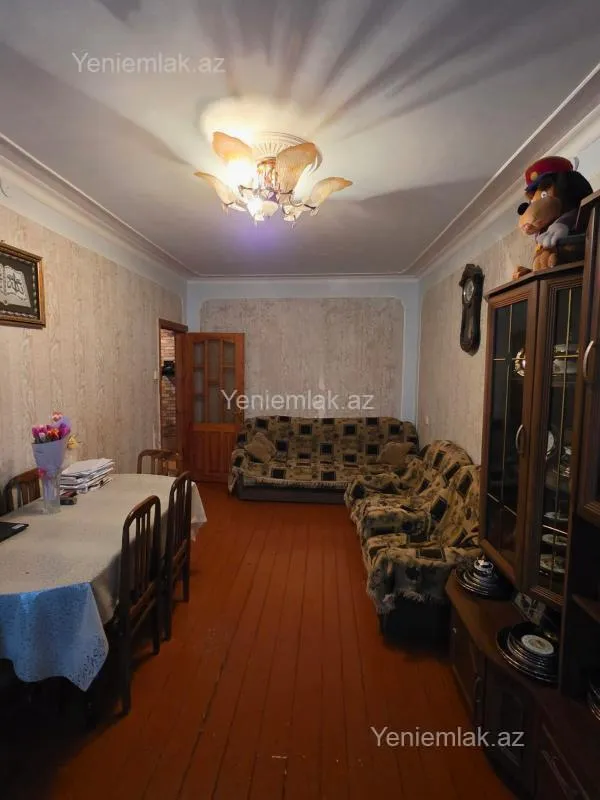 Satılır 3 otaqlı köhnə tikili 80 m²