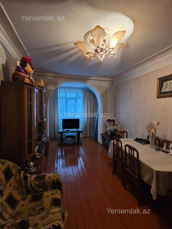 Satılır 3 otaqlı köhnə tikili 80 m²