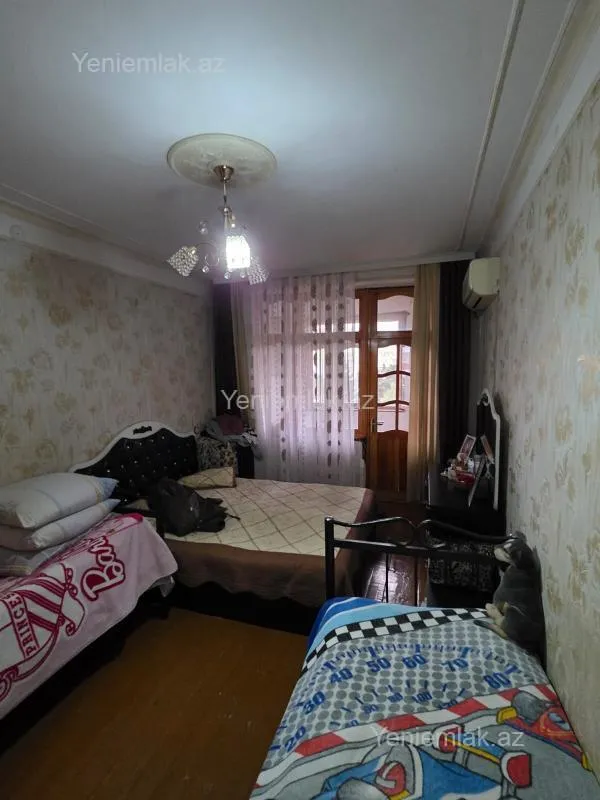 Satılır 3 otaqlı köhnə tikili 80 m²
