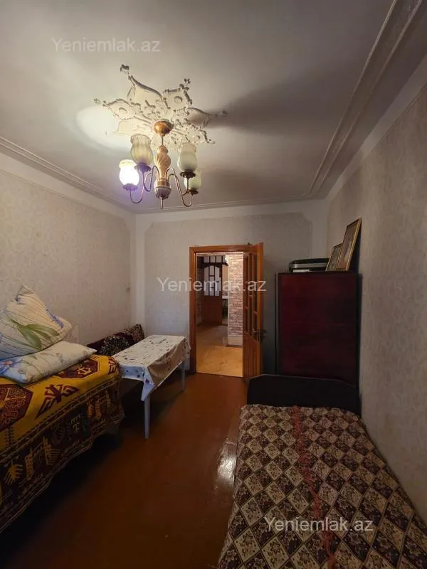 Satılır 3 otaqlı köhnə tikili 80 m²