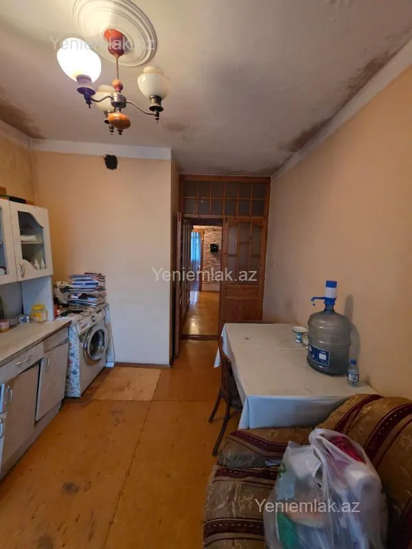 Satılır 3 otaqlı köhnə tikili 80 m²