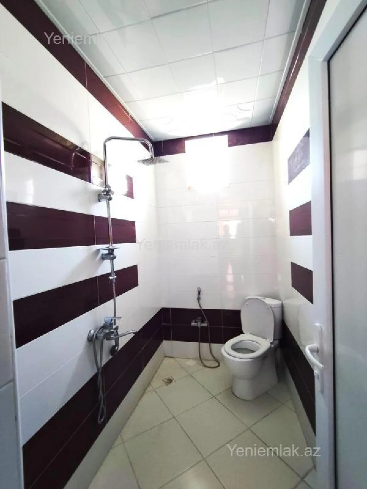 Satılır 9 otaqlı həyət evi 400 m²