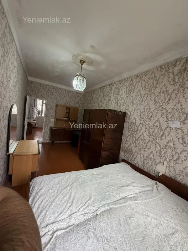 Satılır 2 otaqlı köhnə tikili 68 m²