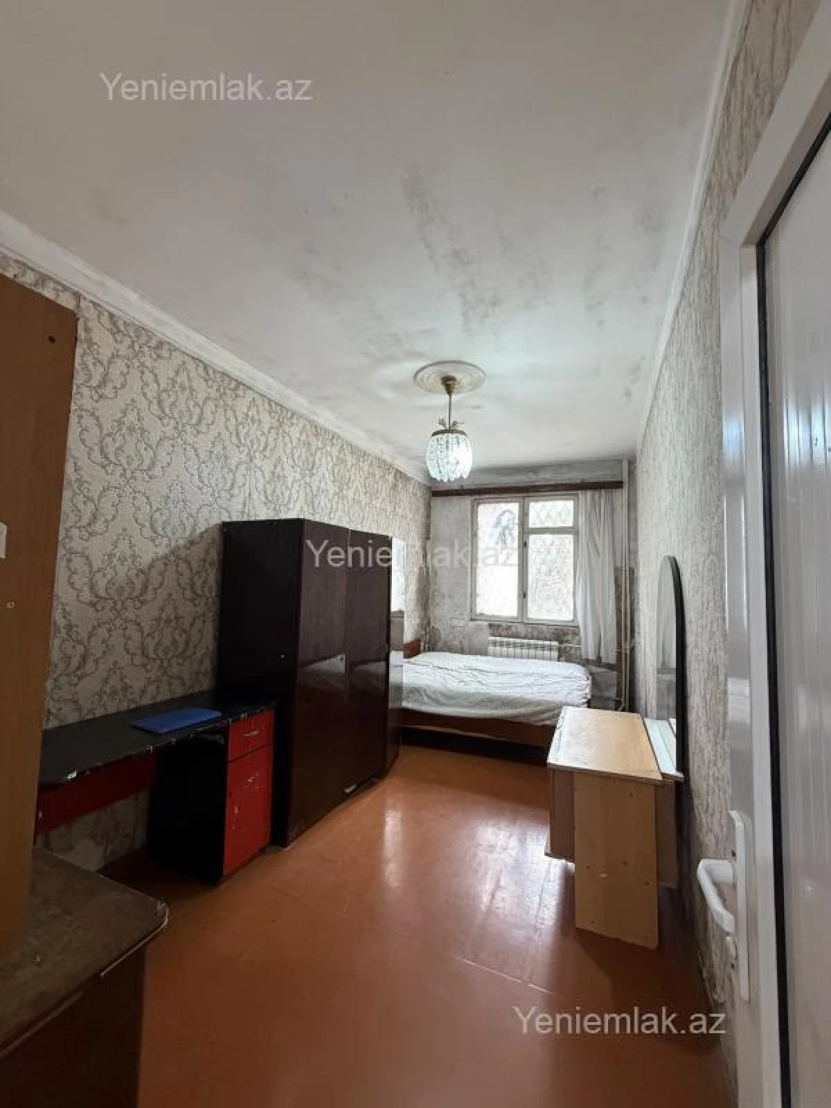 Satılır 2 otaqlı köhnə tikili 68 m²