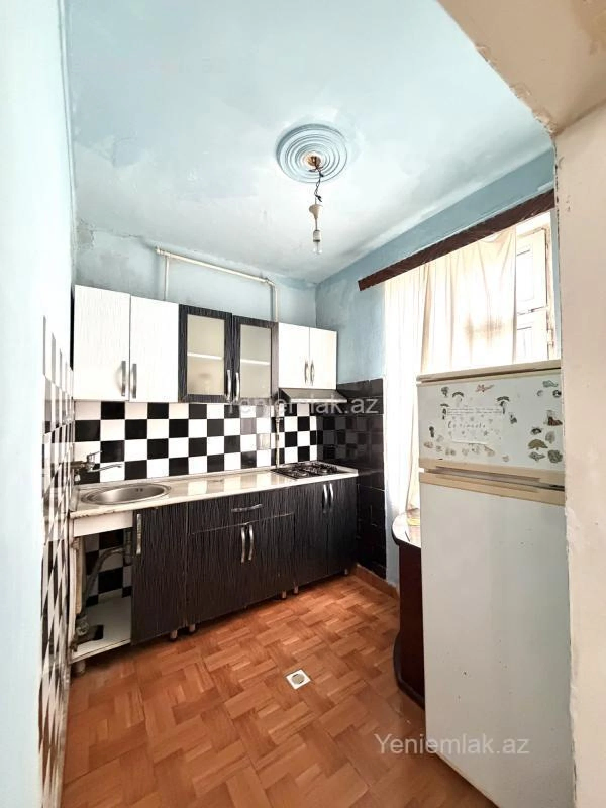 Satılır 2 otaqlı köhnə tikili 68 m²