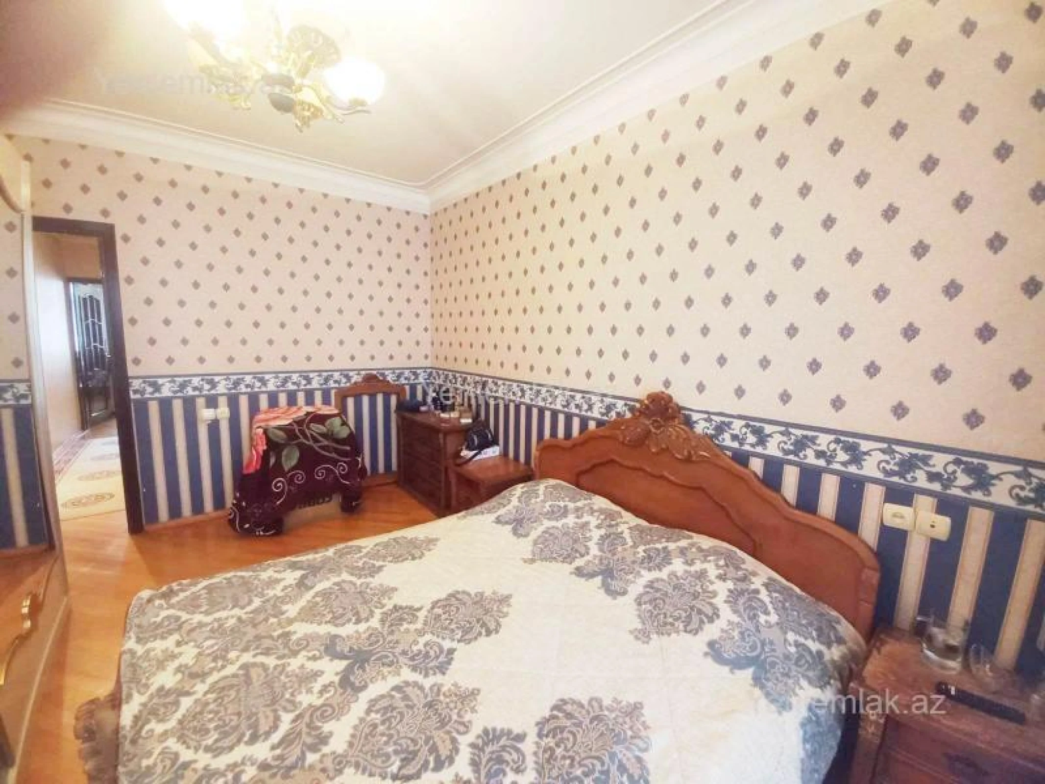 Satılır 5 otaqlı köhnə tikili 130 m²