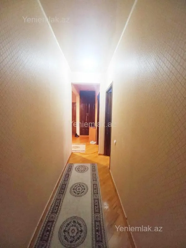 Satılır 5 otaqlı köhnə tikili 130 m²