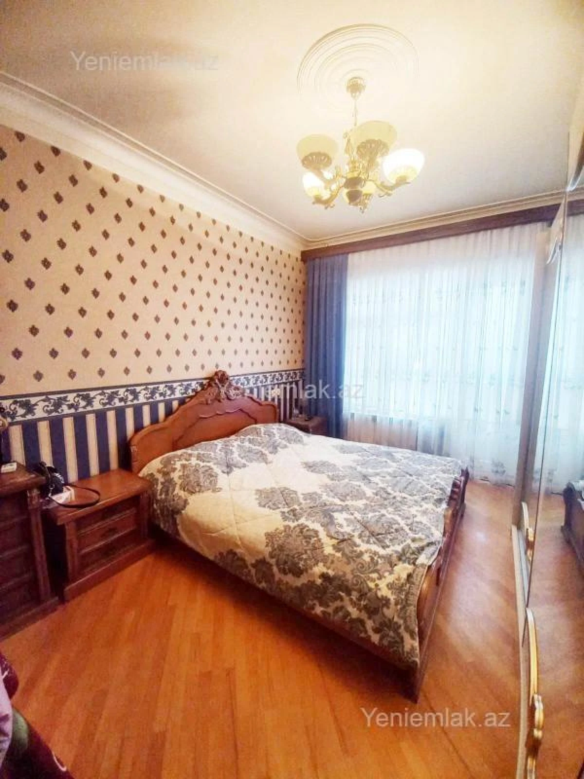 Satılır 5 otaqlı köhnə tikili 130 m²