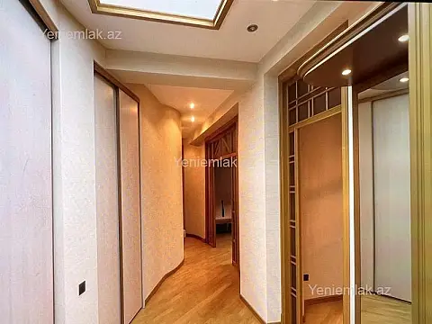 Satılır 4 otaqlı yeni tikili 200 m²