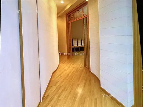 Satılır 4 otaqlı yeni tikili 200 m²