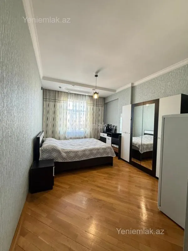 Satılır 3 otaqlı yeni tikili 115 m²