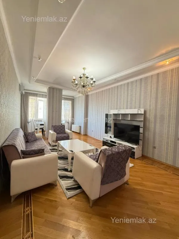 Satılır 3 otaqlı yeni tikili 115 m²