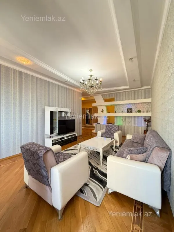 Satılır 3 otaqlı yeni tikili 115 m²