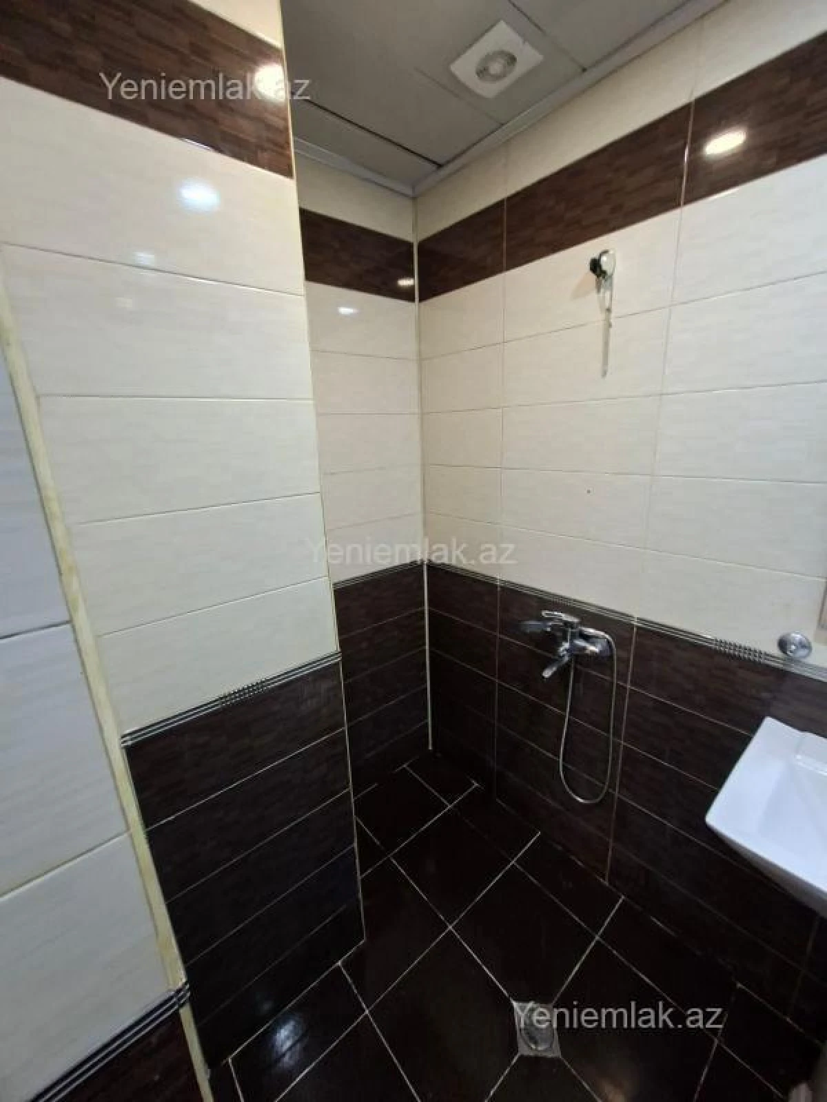 Satılır 2 otaqlı yeni tikili 88 m²