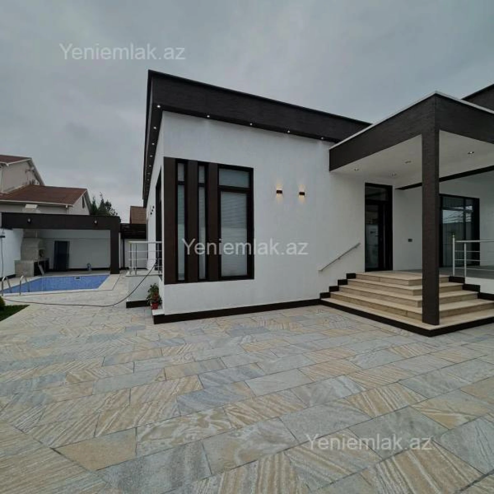 Satılır 4 otaqlı həyət evi 200 m²