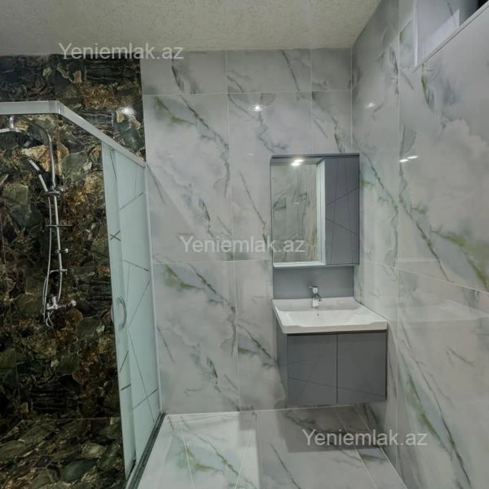 Satılır 4 otaqlı həyət evi 200 m²