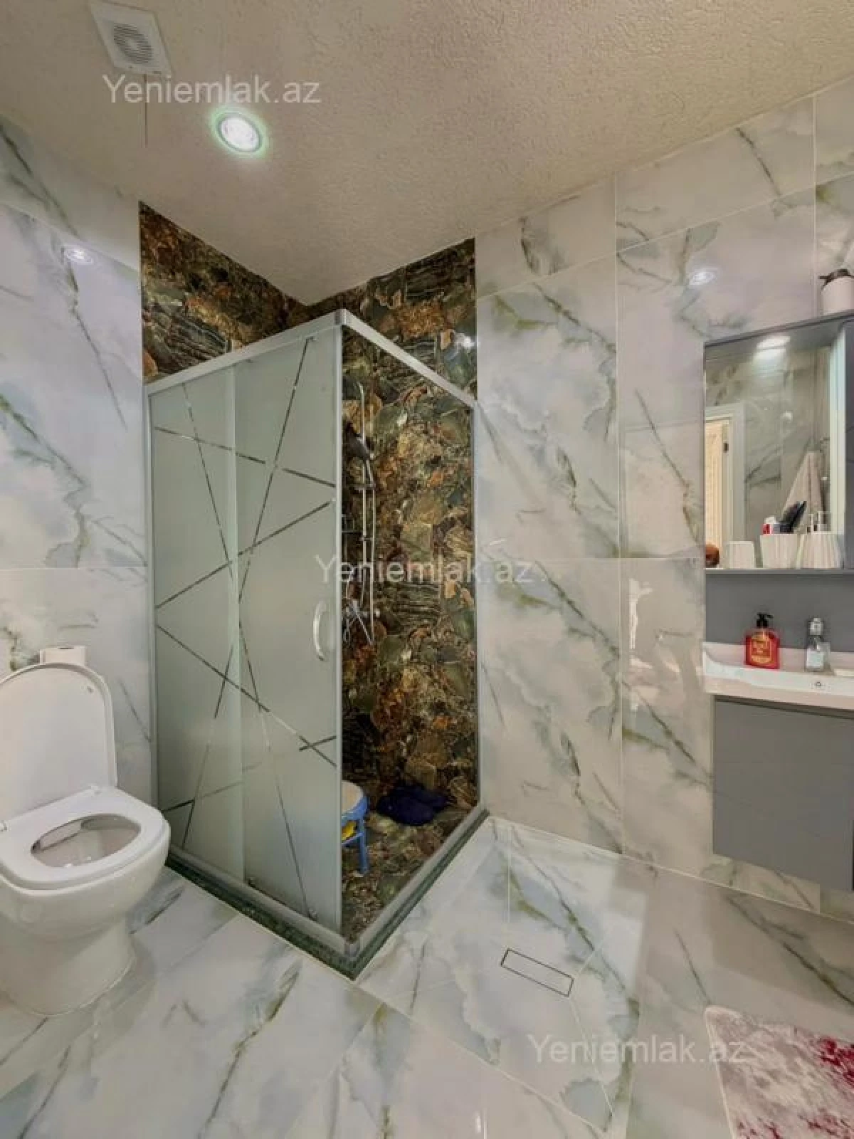 Satılır 4 otaqlı həyət evi 200 m²